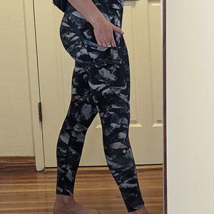 Lululemon Highrise 28" Leggings Size 10 Pockets